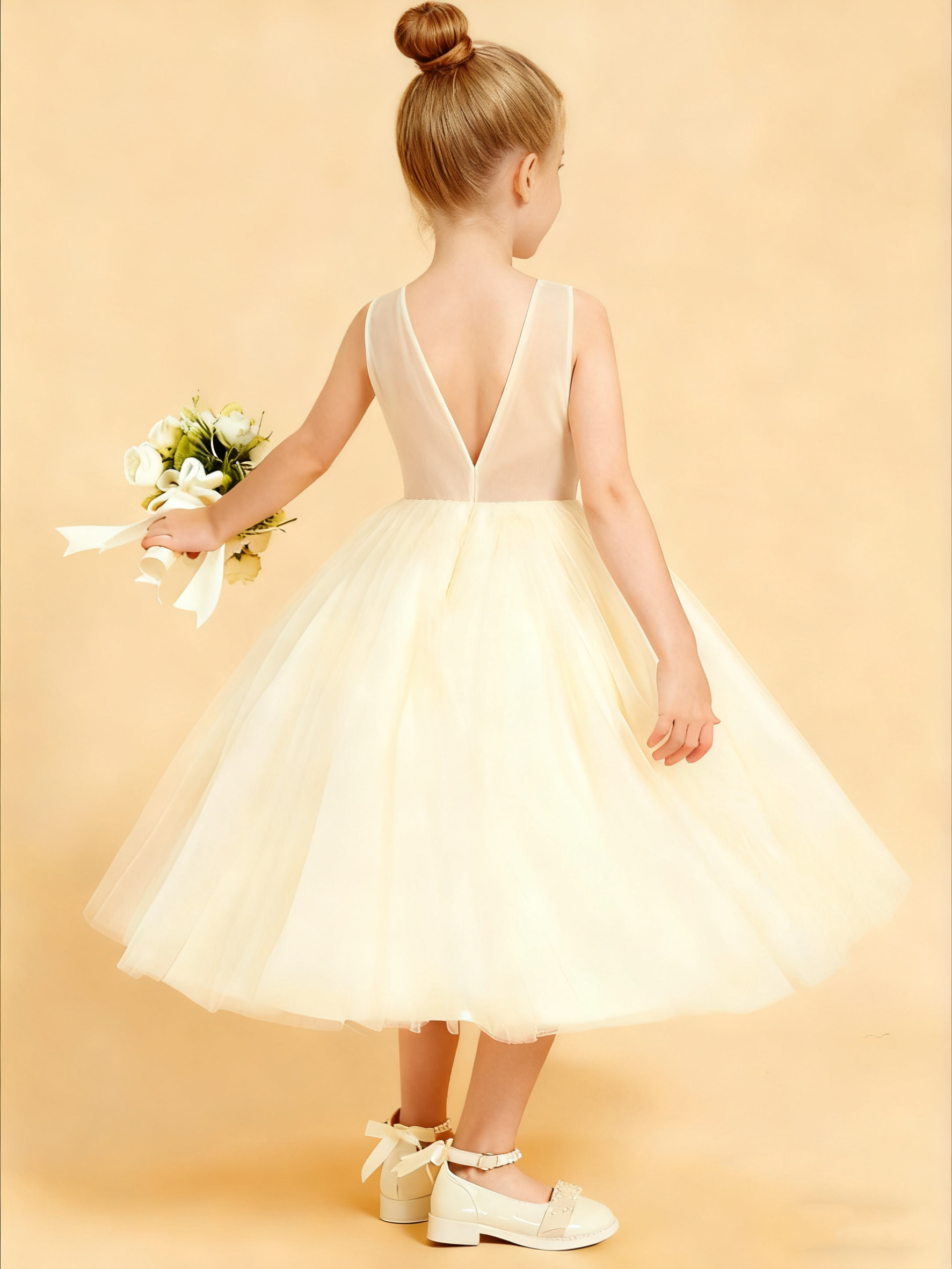 Jirocum Enchanting Flower Girl Dresses with Tulle and Appliqued Details Champagne